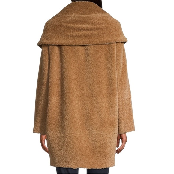 Sofia Cashmere
Alpaca & Wool Boucle Cocoon Coat
Camel, Size 8 - Picture 7 of 9